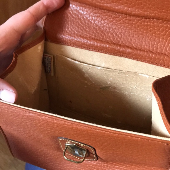 Dooney and Bourke crossbody - Picture 5 of 6